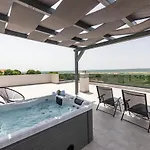 Katarina Zadarvillas Tinj