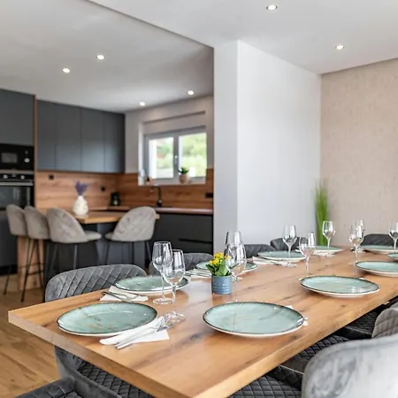 Katarina Zadarvillas * Tinj