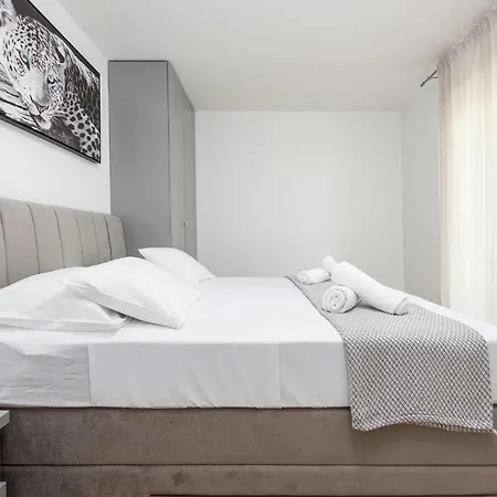 Katarina Zadarvillas