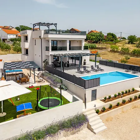Katarina Zadarvillas Villa Tinj