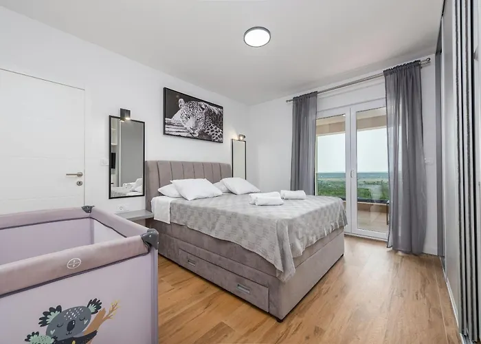 Katarina Zadarvillas