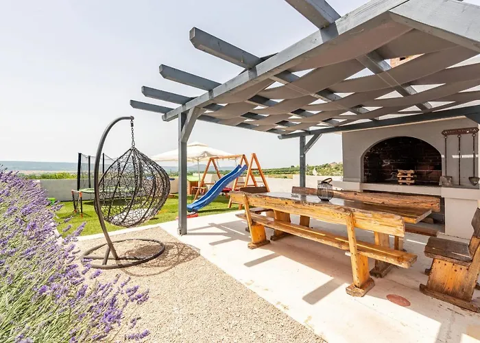 Katarina Zadarvillas Вилла